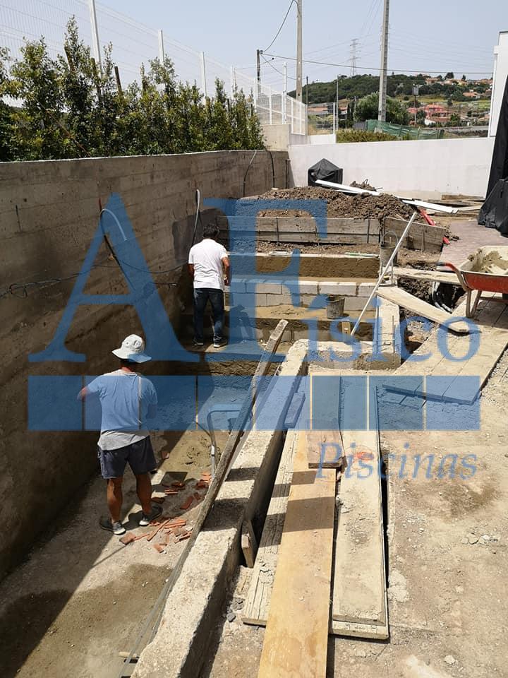 Reconstrução de Piscina em Loures - obras de reconstrução