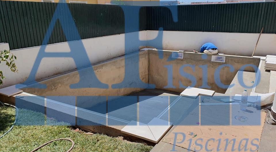 Projeto de construção de piscina em Arneiro - fase final