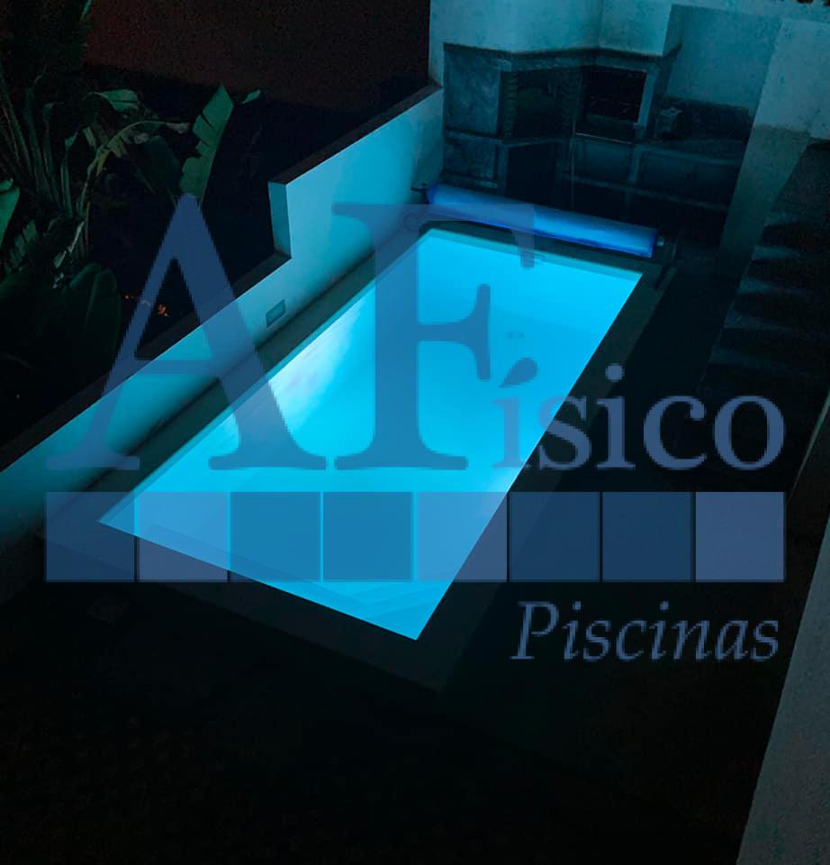 Projeto de construção de piscina em Famões - piscina funcional à noite